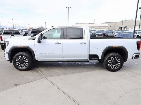 New 2026 GMC Sierra 3500 Denali Ultimate image 3