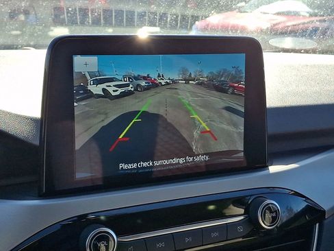 Used 2020 Ford Escape SE image 20