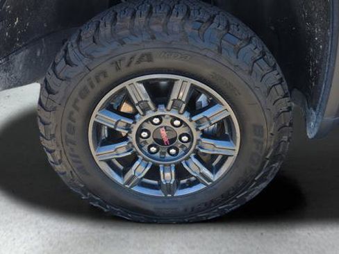 Used 2024 GMC Sierra 1500 AT4X image 10