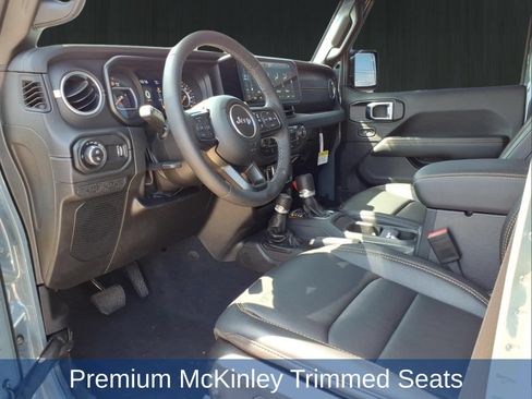 Used 2025 Jeep Gladiator Sport AWD/4WD image 26