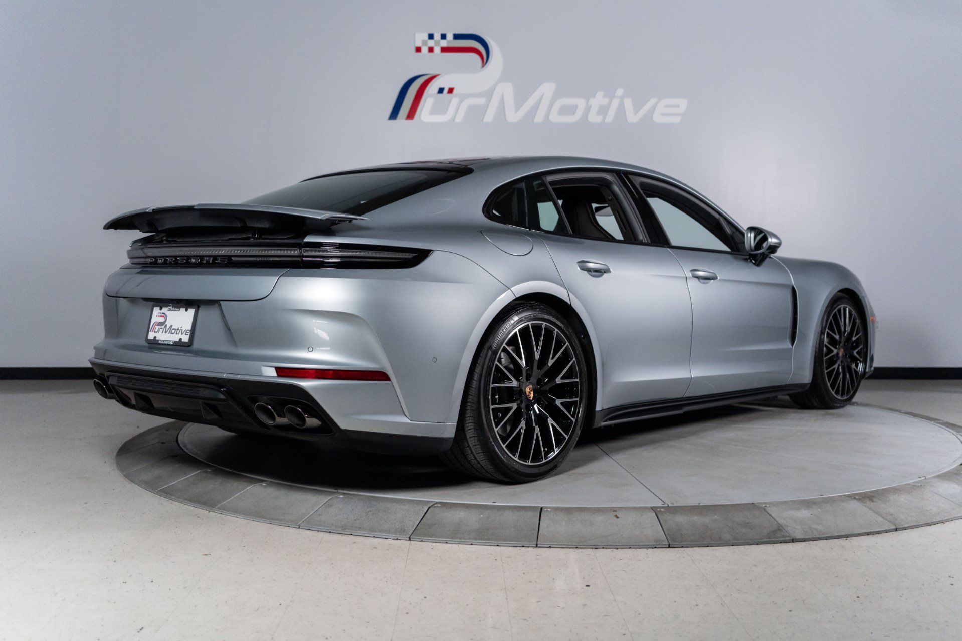 Used 2026 Porsche Panamera GTS AWD/4WD image 9
