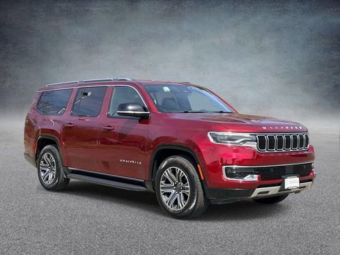 Used 2024 Jeep Wagoneer L Series II w/ Flexible Seating Group AWD/4WD image 1