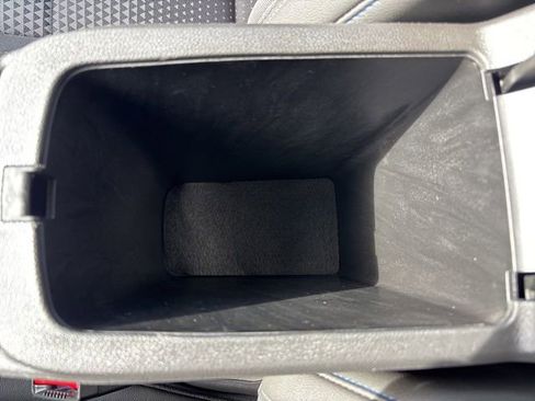 Used 2025 Chevrolet Trax LT FWD image 27