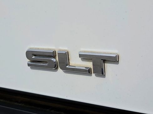 Used 2018 GMC Sierra 1500 SLT w/ SLT Premium Package AWD/4WD image 11