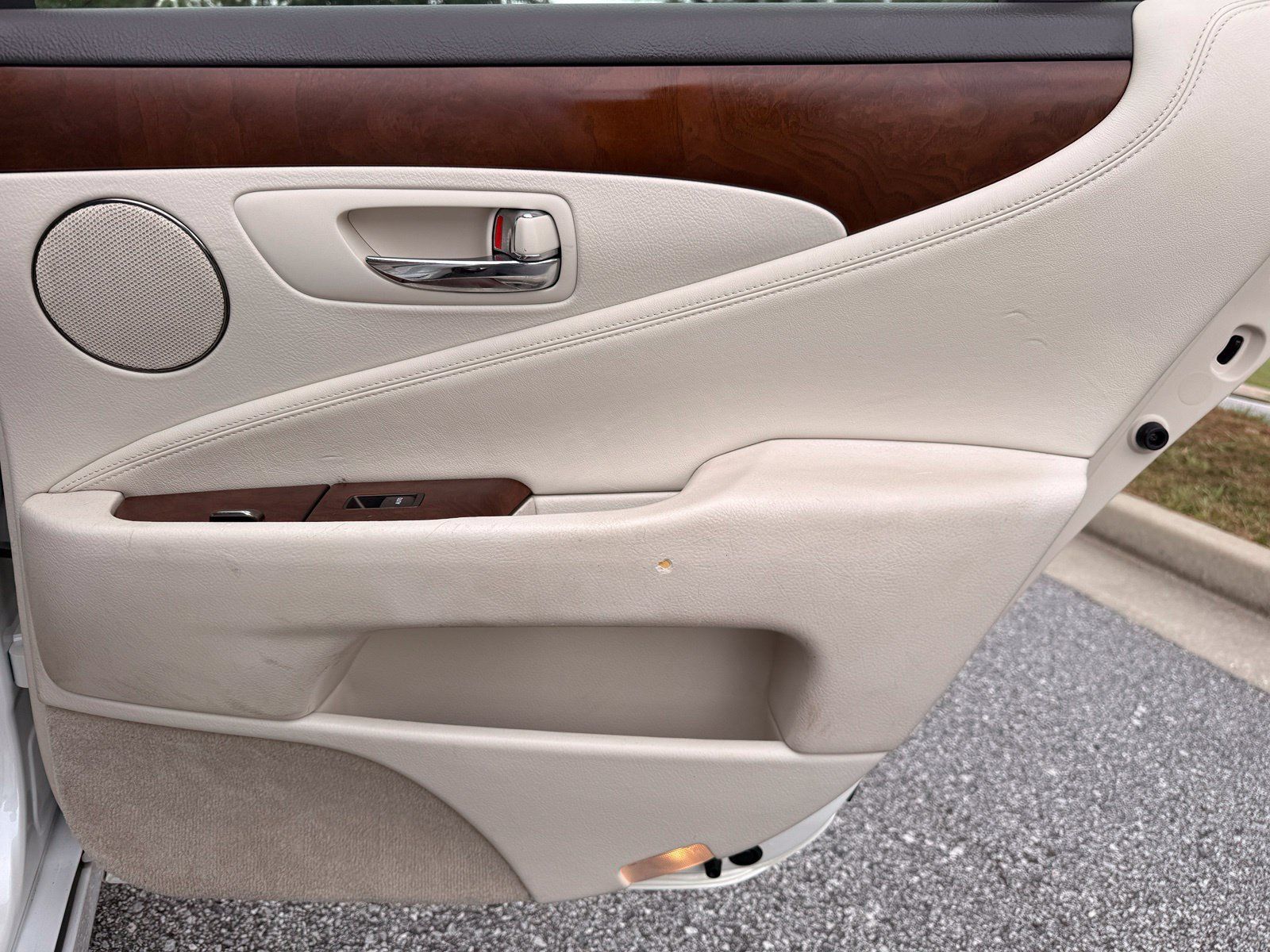 Used 2011 Lexus LS 460 w/ Comfort Pkg RWD image 47