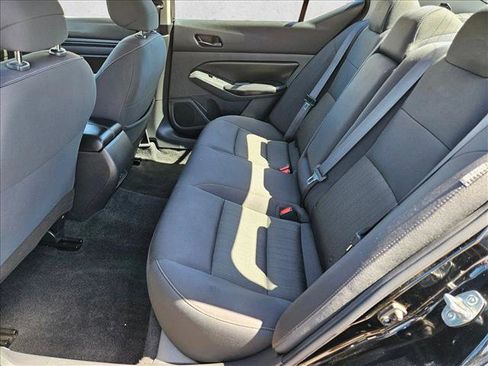 Used 2024 Nissan Altima 2.5 SV FWD image 23