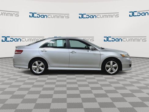 Used 2010 Toyota Camry SE FWD image 9