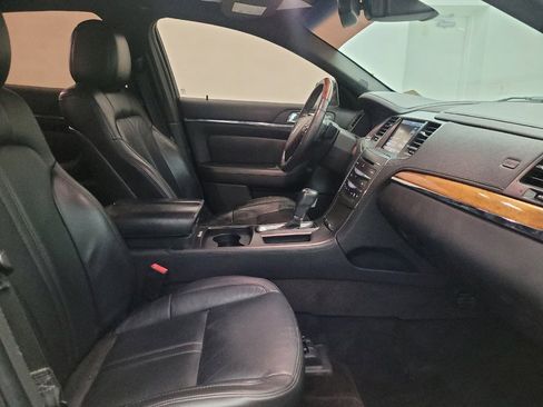 Used 2014 Lincoln MKS image 21