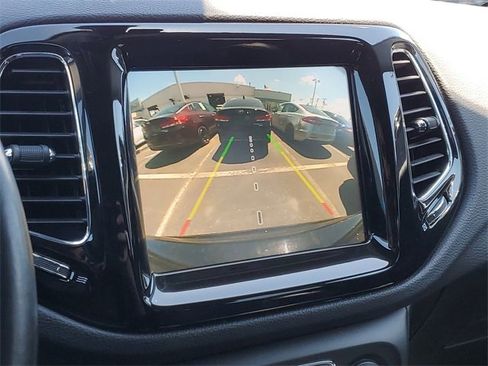 Used 2021 Jeep Compass Limited image 14