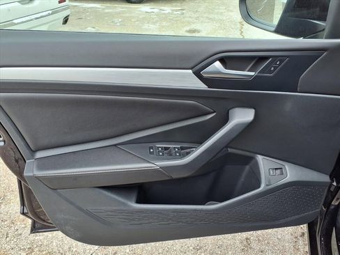 Used 2025 Volkswagen Jetta S image 13