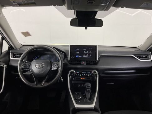 Used 2025 Toyota RAV4 LE AWD/4WD image 15