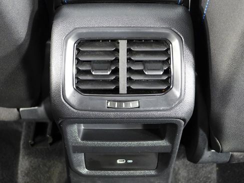 Used 2024 Volkswagen Taos SE image 24