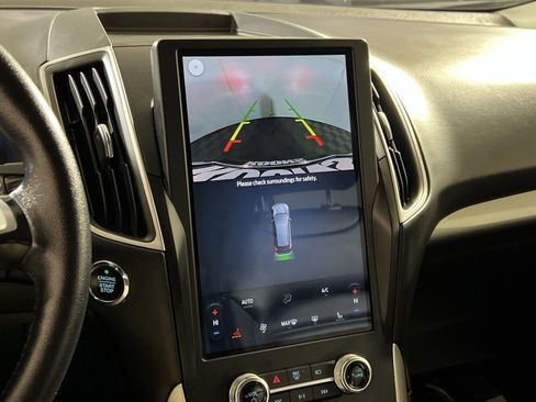 Used 2024 Ford Edge SEL image 17