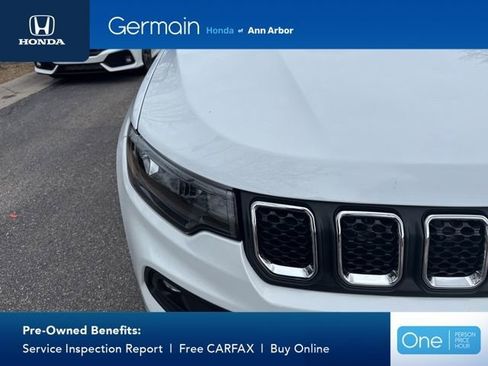 Used 2023 Jeep Compass Latitude AWD/4WD image 3