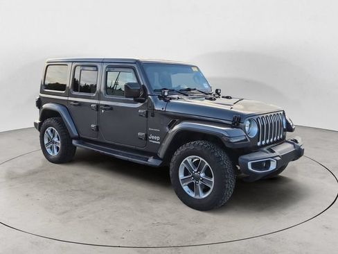 Used 2020 Jeep Wrangler Unlimited Sahara w/ Uconnect 4C Nav & Sound Group AWD/4WD image 3