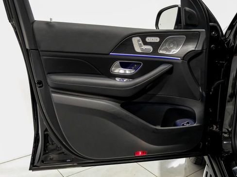 Used 2024 Mercedes-Benz GLS 450 4MATIC image 38