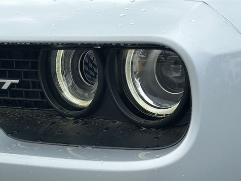 Used 2019 Dodge Challenger R/T Scat Pack RWD image 4