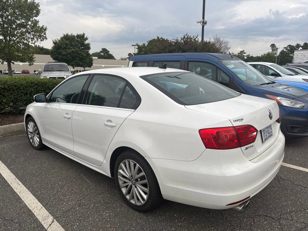 Used 2013 Volkswagen Jetta SEL FWD image 4