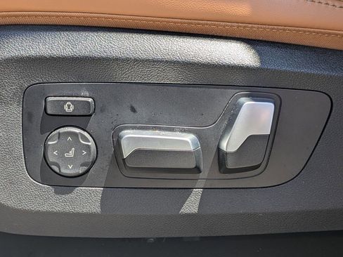 Used 2023 BMW X5 sDrive40i w/ M Sport Package RWD image 21
