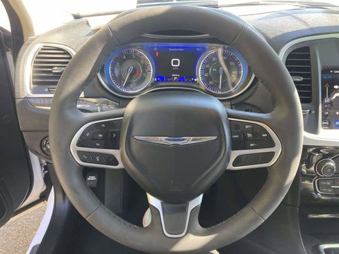 Used 2023 Chrysler 300 Touring L w/ Comfort Group image 31