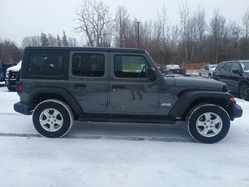 Used 2021 Jeep Wrangler Unlimited Sport S image 9