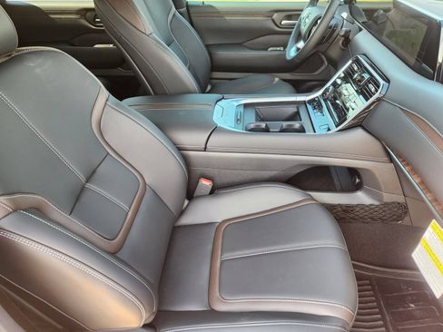 New 2026 Nissan Armada SL w/ Captain's Chari Seat Package RWD image 13
