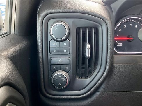 Used 2021 Chevrolet Silverado 1500 Custom Trail Boss w/ Safety Confidence Package AWD/4WD image 32