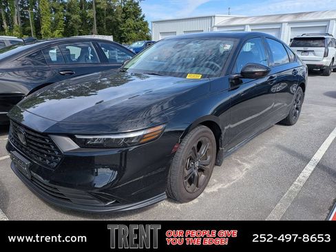 Used 2025 Honda Accord SE image 1