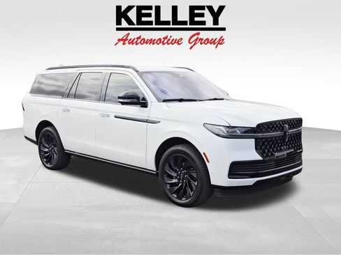 Used 2025 Lincoln Navigator L Reserve w/ Jet Appearance Package image 1