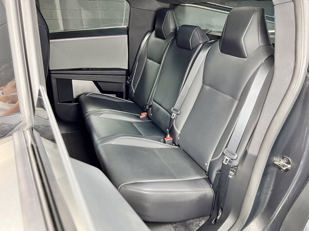 Used 2025 Tesla Cybertruck AWD Crew Cab image 19