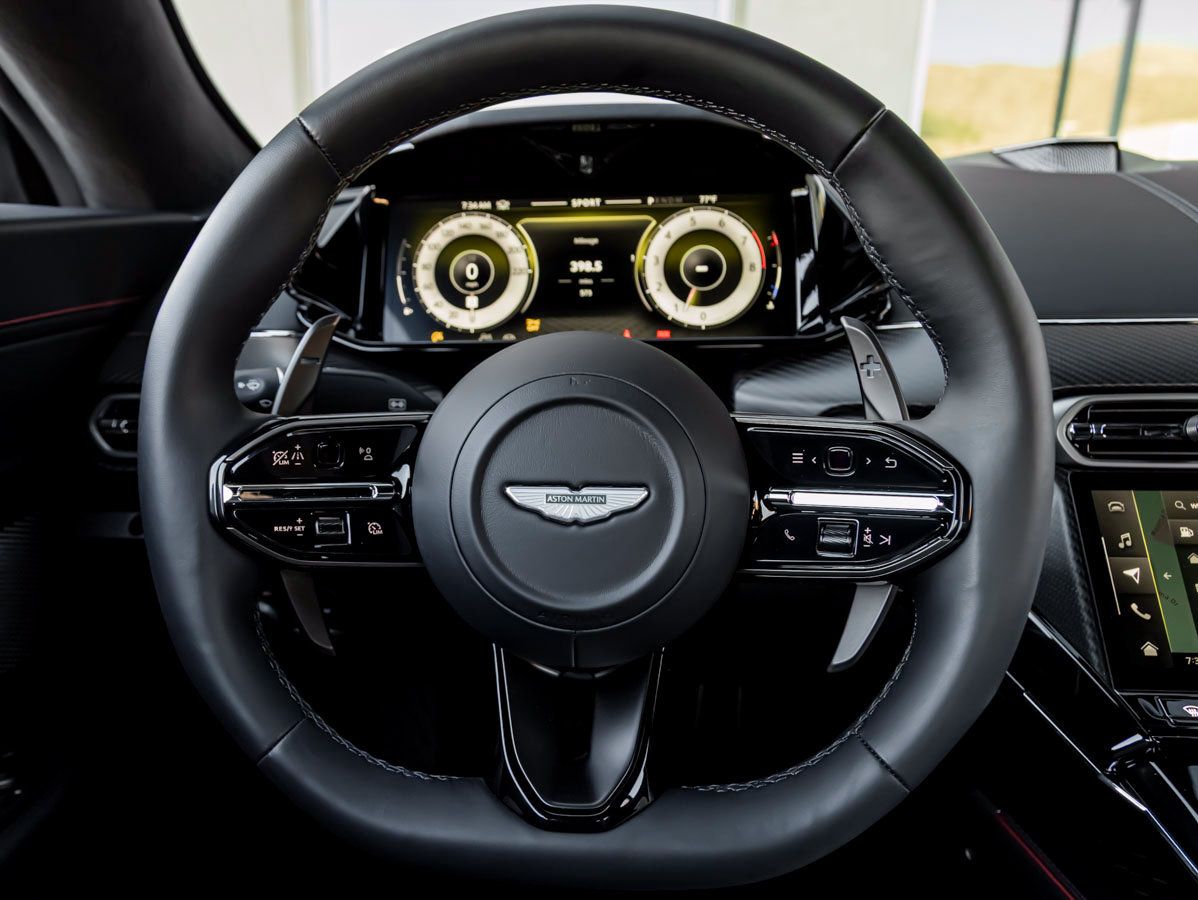Used 2026 Aston Martin V8 Vantage S RWD image 11