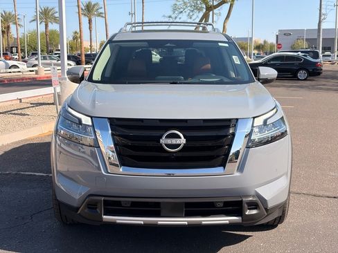 Certified 2023 Nissan Pathfinder Platinum w/ Cargo Package AWD/4WD image 8