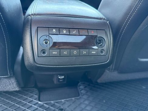 Used 2014 GMC Acadia Denali AWD/4WD image 19
