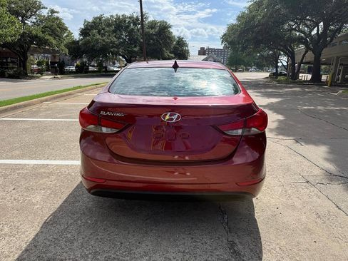 Used 2014 Hyundai Elantra SE w/ Option Group 02 FWD image 5