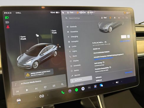 Used 2020 Tesla Model 3 Standard Range RWD image 17
