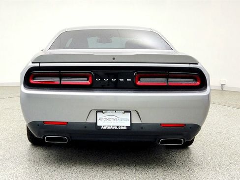Used 2017 Dodge Challenger R/T RWD image 6