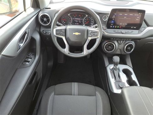 Used 2023 Chevrolet Blazer LT image 11