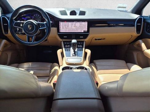 Used 2021 Porsche Cayenne AWD/4WD image 18