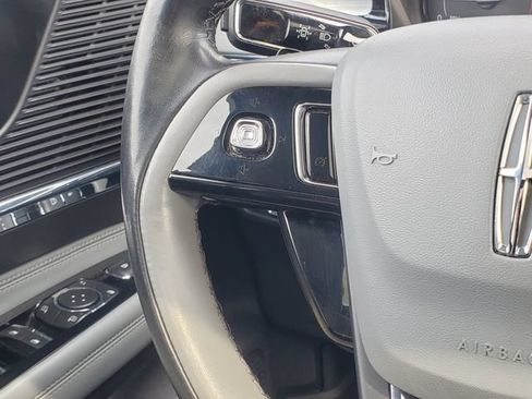 Used 2022 Lincoln Corsair AWD w/ Premium Package image 15