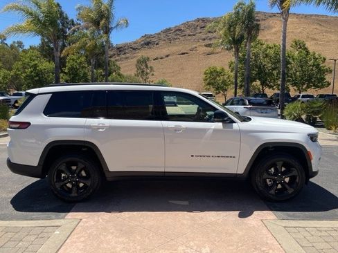 New 2025 Jeep Grand Cherokee L Limited w/ Luxury Tech Group II image 5