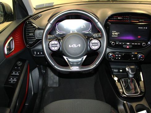 Used 2023 Kia Soul GT-Line image 13