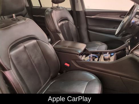 Used 2022 Jeep Grand Cherokee Limited image 11