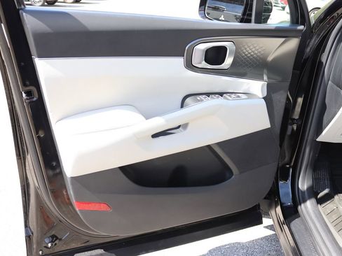 Used 2022 Kia Sorento EX AWD/4WD image 25
