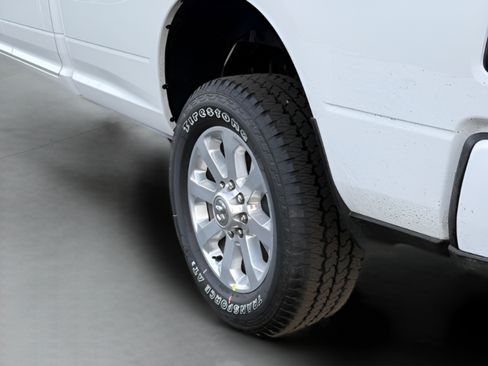 New 2026 RAM 3500 Big Horn AWD/4WD image 31