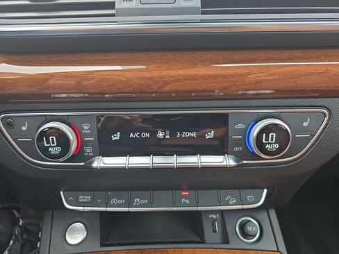 Used 2023 Audi Q5 2.0T Premium w/ Convenience Package AWD/4WD image 26
