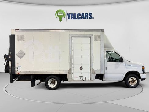 Used 2017 Ford E-350 and Econoline 350 Super Duty w/ Power Windows & Locks Group RWD image 6
