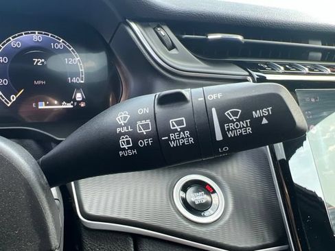 Used 2025 Jeep Grand Cherokee Altitude AWD/4WD image 24
