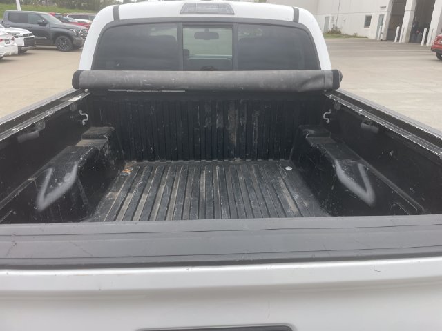 Used 2017 Toyota Tacoma SR5 w/ Tow Package AWD/4WD image 31