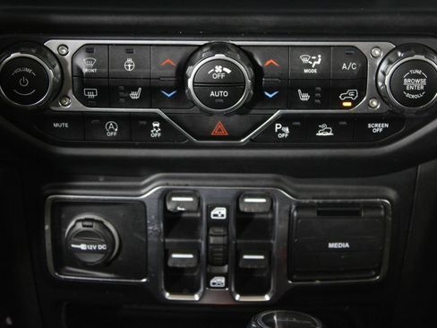 Used 2020 Jeep Gladiator Overland w/ LED Lighting Group image 22