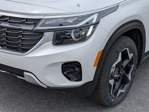 New 2026 Kia Seltos S FWD image 9